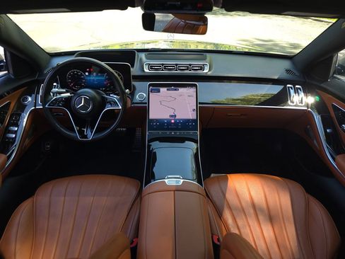 Used 2023 Mercedes-Benz S 500 4MATIC w/ AMG Line image 10