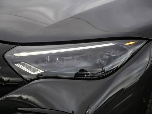 Used 2024 Mercedes-Benz EQE 350+ 4MATIC Sedan image 8