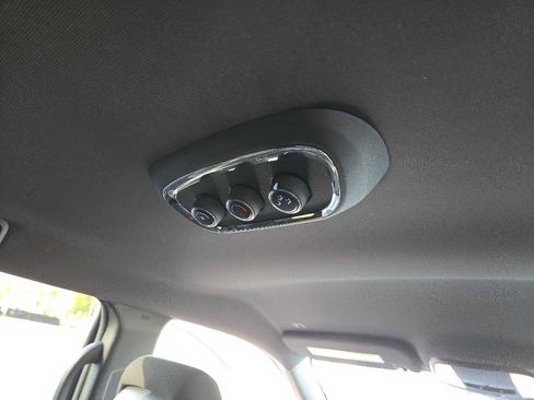 Used 2019 Dodge Durango SXT image 28