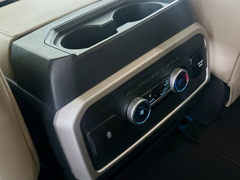 Used 2024 Ford Expedition Max XLT image 27