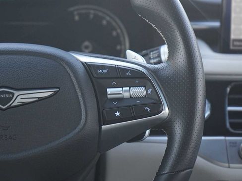 Used 2024 Genesis G70 2.5T image 18