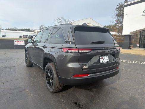 New 2026 Jeep Grand Cherokee Laredo image 6