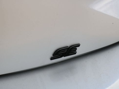 Used 2022 Toyota Corolla SE FWD image 7