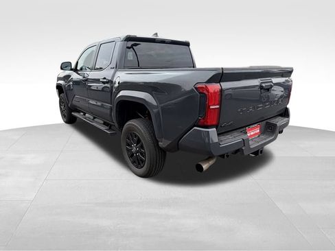 Used 2025 Toyota Tacoma SR5 AWD/4WD image 4