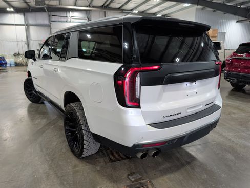 Used 2022 GMC Yukon XL Denali w/ Denali Ultimate Package AWD/4WD image 4