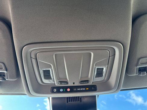 Used 2024 Chevrolet Silverado 2500 LT w/ Convenience Package image 28