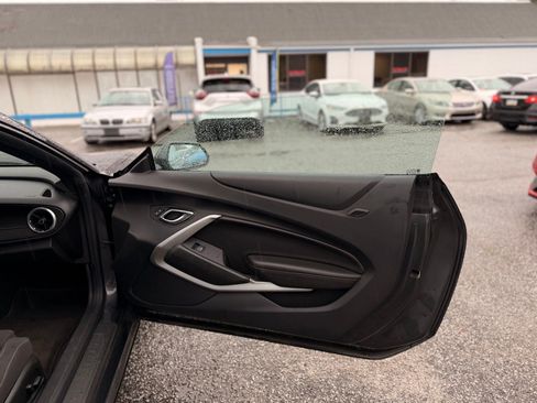 Used 2016 Chevrolet Camaro SS RWD image 21
