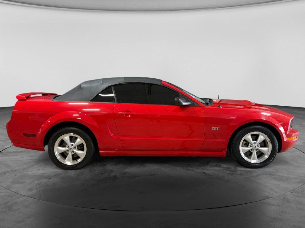 Used 2005 Ford Mustang GT RWD image 11