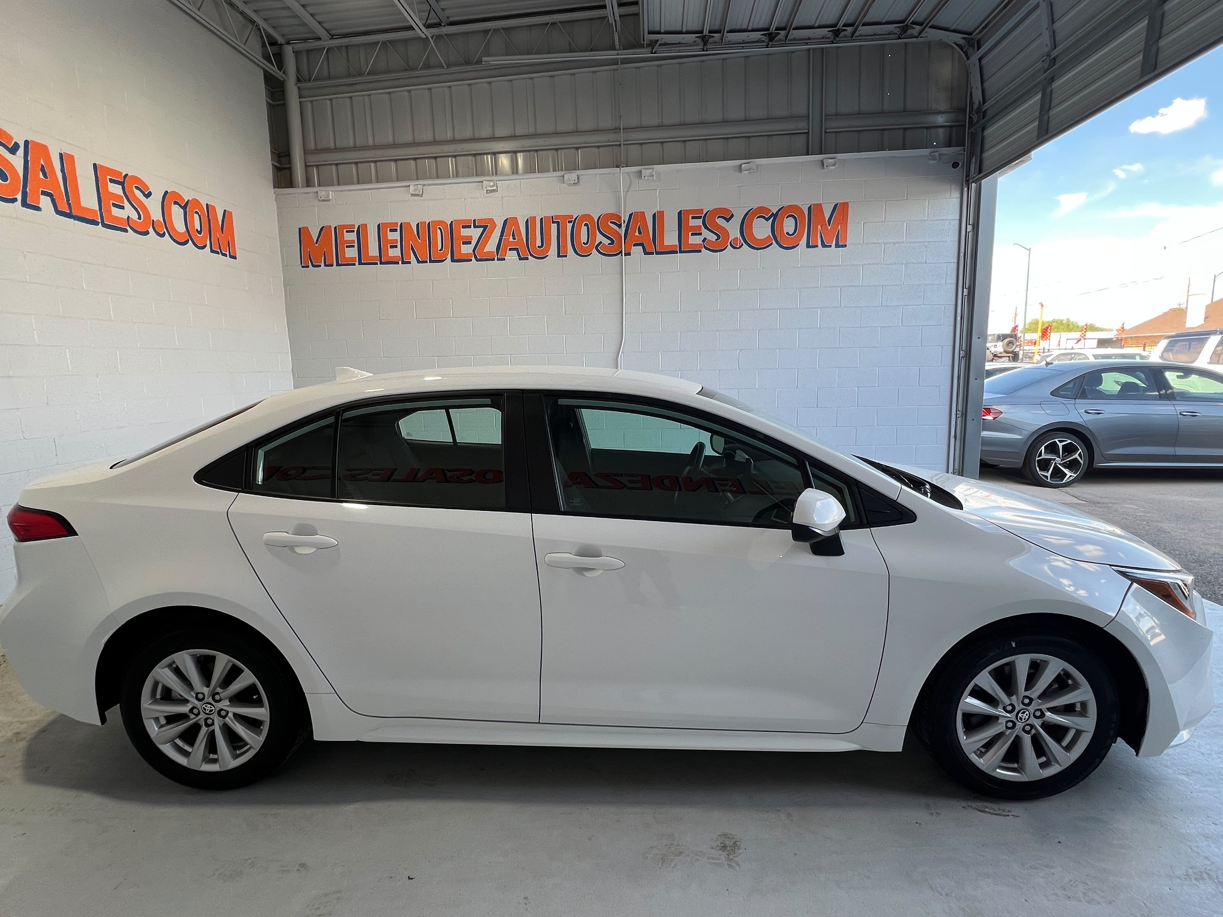 Used 2023 Toyota Corolla LE w/ LE Convenience Package FWD image 6