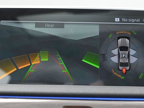 Used 2021 BMW 740i xDrive w/ Premium Package image 13