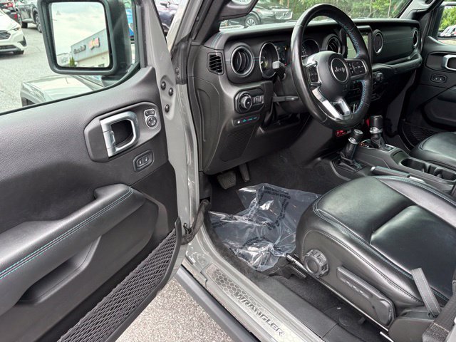 Used 2022 Jeep Wrangler Unlimited Rubicon 4xe w/ Cold Weather Group AWD/4WD image 24