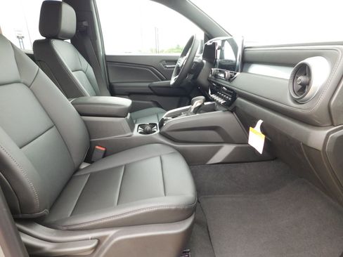 New 2025 Chevrolet Colorado LT w/ LT Convenience Package image 10