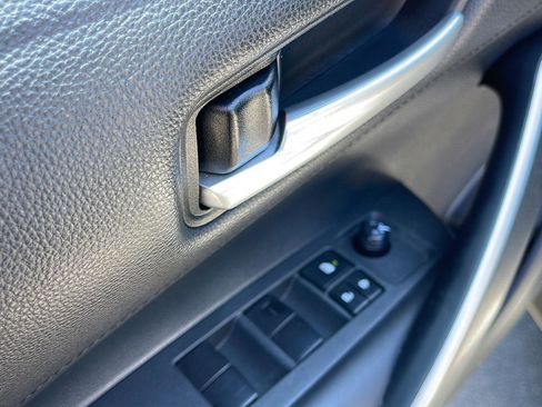 Used 2020 Toyota Corolla SE image 12