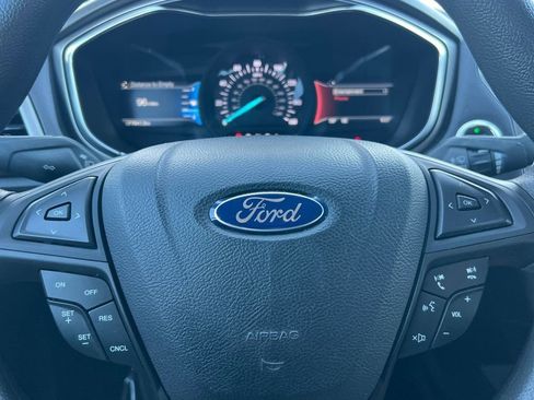 Used 2017 Ford Fusion SE w/ Fusion SE Technology Package image 25