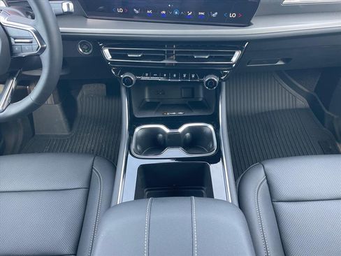 New 2026 Chevrolet Traverse LT w/ Enhanced Driving Package FWD image 16