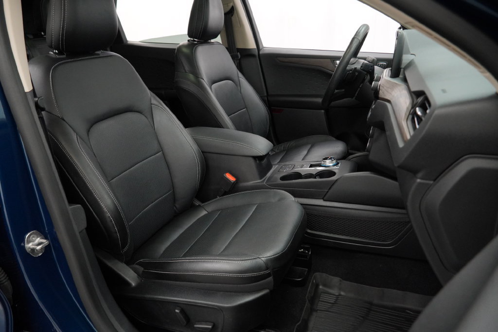 Used 2020 Ford Escape Titanium AWD/4WD image 44