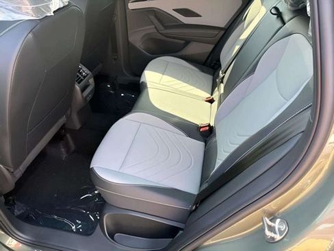 New 2026 Volkswagen Tiguan SE R-Line FWD image 9