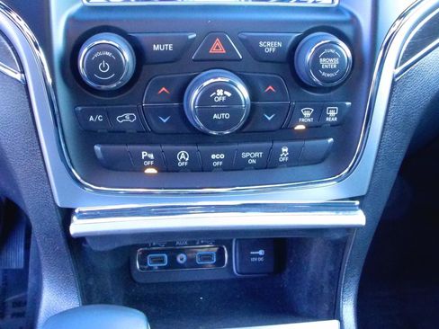 Used 2018 Jeep Grand Cherokee Limited w/ Trailer Tow Group IV image 23