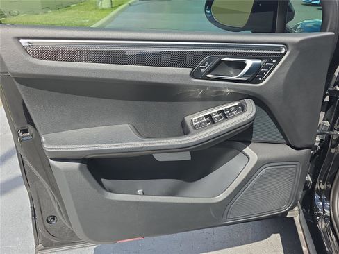 Used 2023 Porsche Macan T image 14