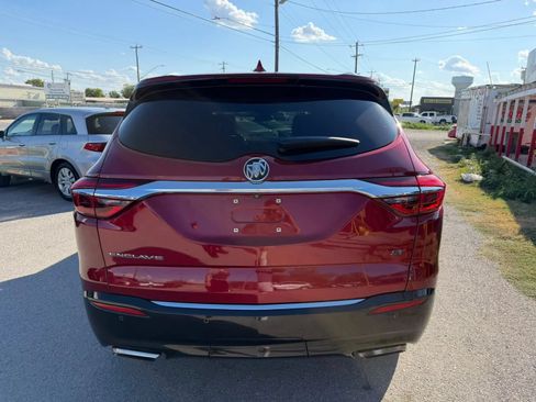 Used 2020 Buick Enclave Essence w/ Sport Touring Edition FWD image 2