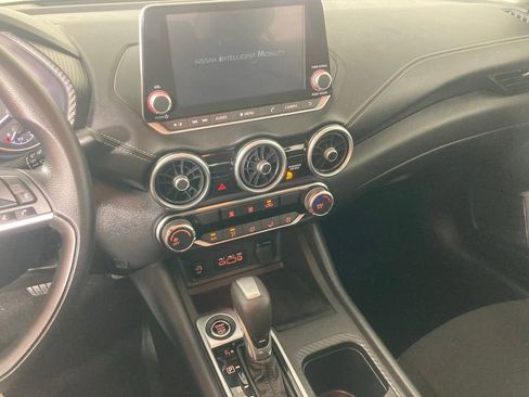 Used 2025 Nissan Sentra SV FWD image 2