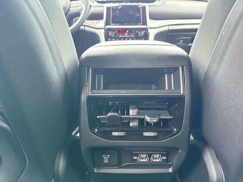 New 2025 Jeep Grand Cherokee Laredo w/ Luxury Tech Group I image 11