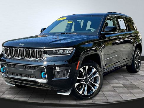 Used 2024 Jeep Grand Cherokee Overland w/ Luxury Tech Group IV image 13