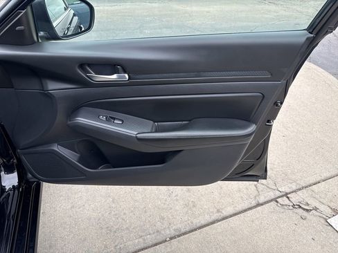 Used 2024 Nissan Altima 2.5 SV image 42