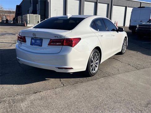 Used 2018 Acura TLX image 3