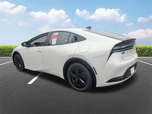 New 2026 Toyota Prius Plug-In Hybrid image 6