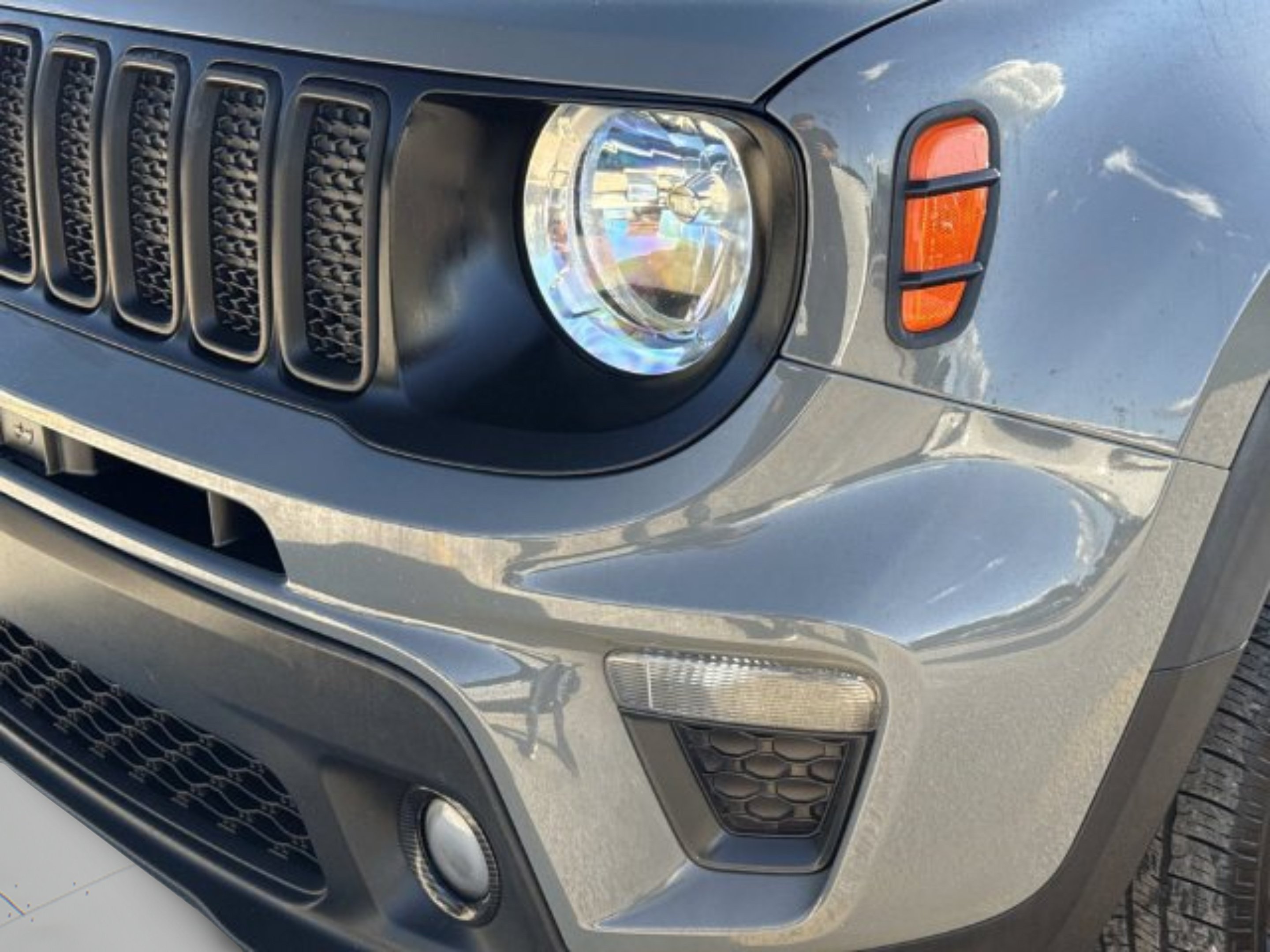 Used 2020 Jeep Renegade Latitude w/ Popular Equipment Group FWD image 28