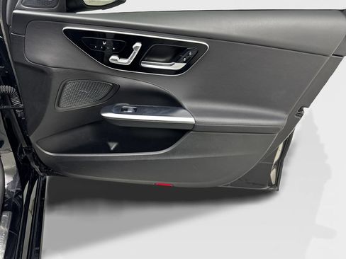 Used 2022 Mercedes-Benz C 300 4MATIC Sedan image 46