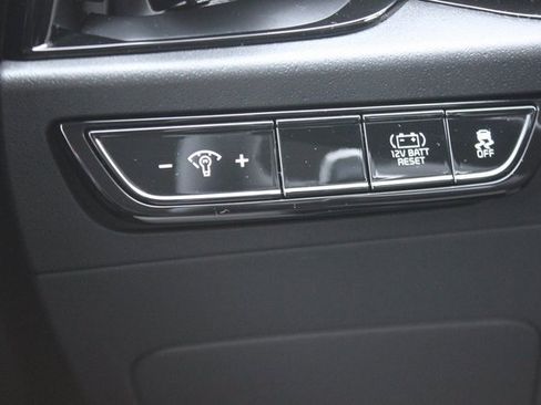 Used 2023 Kia Niro EX image 16