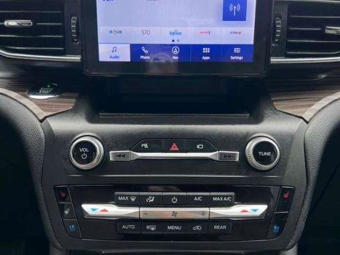 Used 2020 Ford Explorer Limited RWD image 32