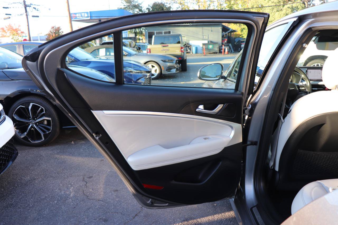 Used 2024 Genesis G70 2.5T AWD/4WD image 24