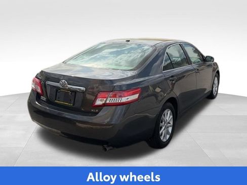 Used 2011 Toyota Camry XLE w/ XLE Extra-Value Pkg #2 FWD image 27