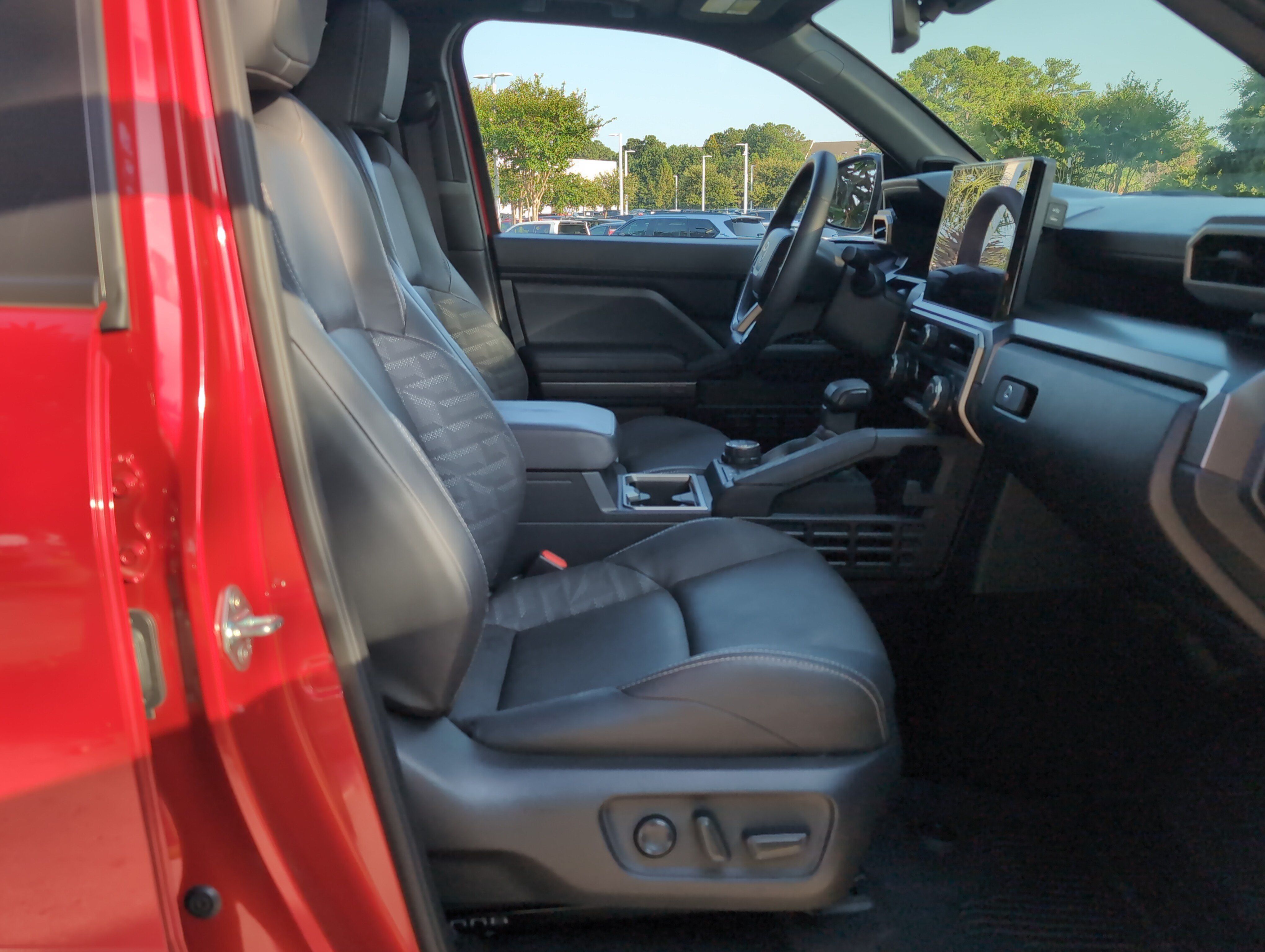 Certified 2026 Toyota 4Runner TRD Off-Road Premium AWD/4WD image 33