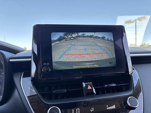 Used 2025 Toyota Corolla LE FWD image 24