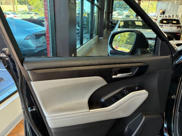 Used 2026 Toyota Highlander XLE AWD/4WD image 9