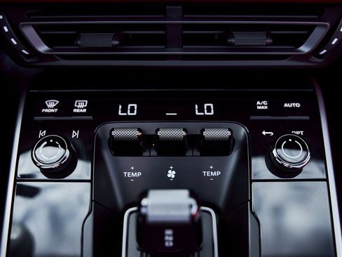 Used 2021 Porsche 911 Turbo S image 64