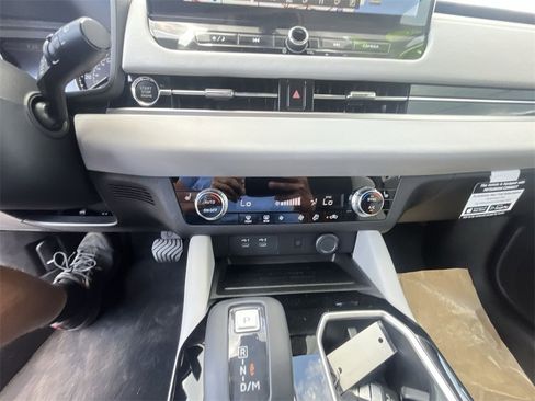 New 2025 Mitsubishi Outlander SE image 19