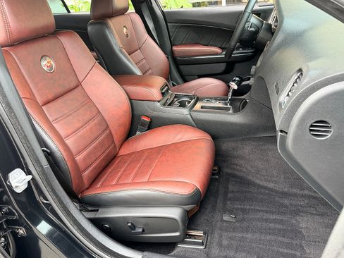 Used 2014 Dodge Charger R/T RWD image 39