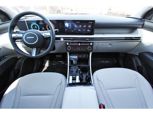 Certified 2025 Hyundai Tucson SEL image 9