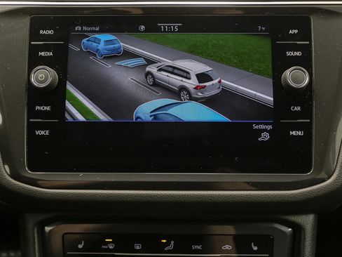 Used 2022 Volkswagen Tiguan SE image 29