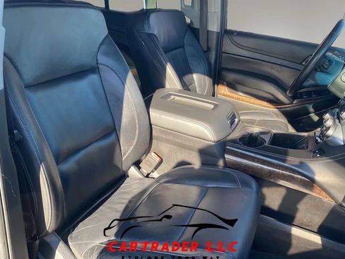 Used 2018 Chevrolet Suburban LT RWD image 16