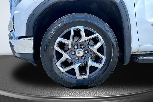 Used 2024 GMC Sierra 1500 SLT w/ SLT Premium Plus Package AWD/4WD image 33