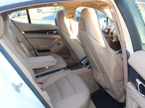 Used 2015 Porsche Panamera 4 AWD/4WD image 17