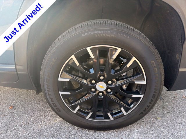 Used 2025 Chevrolet Traverse LT w/ Sun and Wheel Package FWD image 15