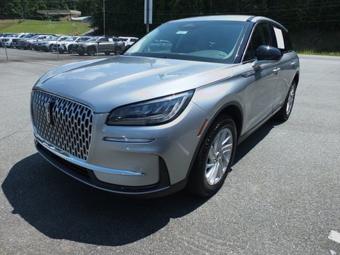 Used 2024 Lincoln Corsair FWD image 7