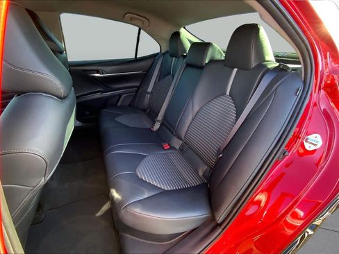 Used 2021 Toyota Camry SE FWD image 21